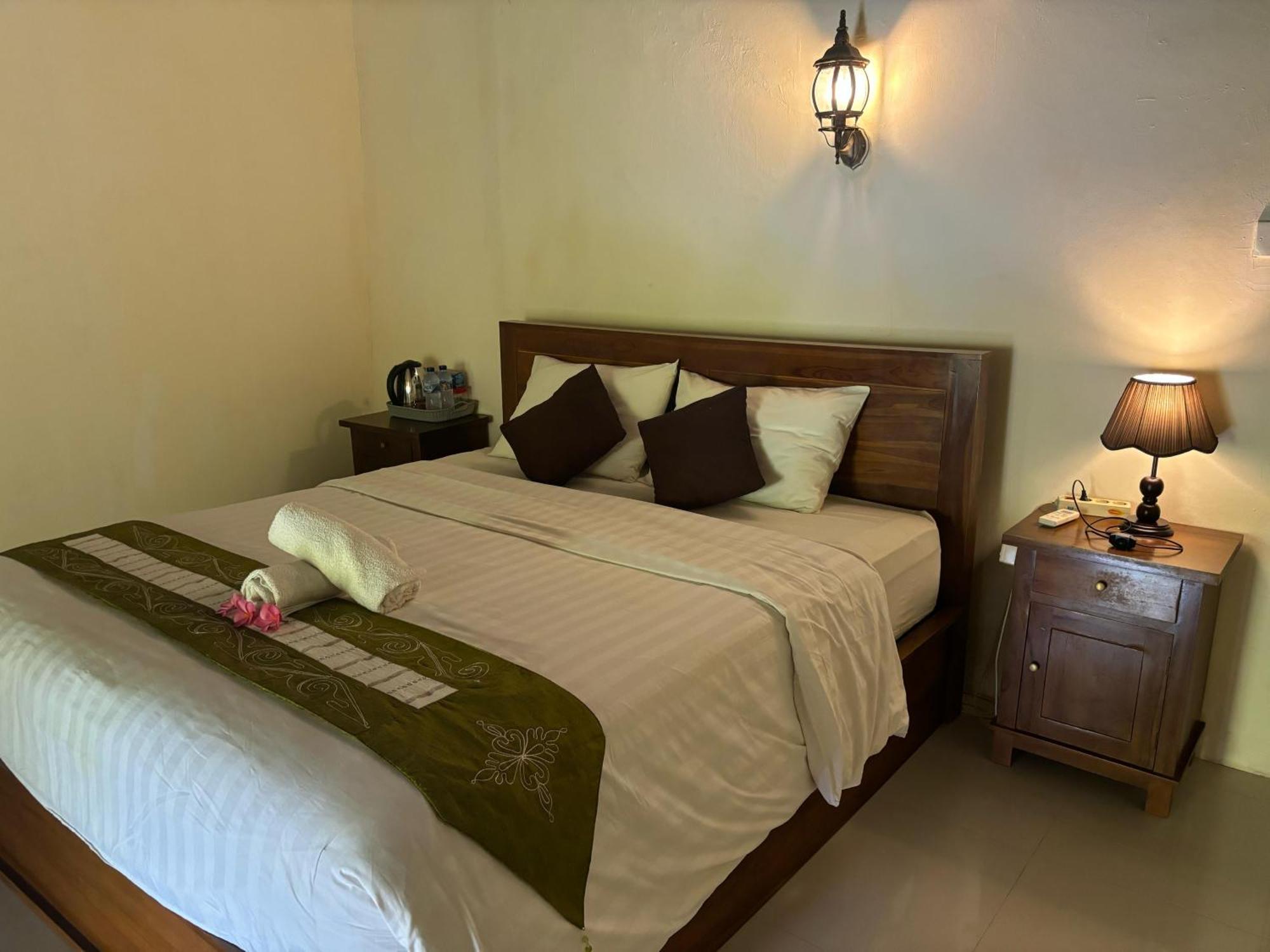 Kubu Artha Bungalow Nusa Penida Ped Экстерьер фото